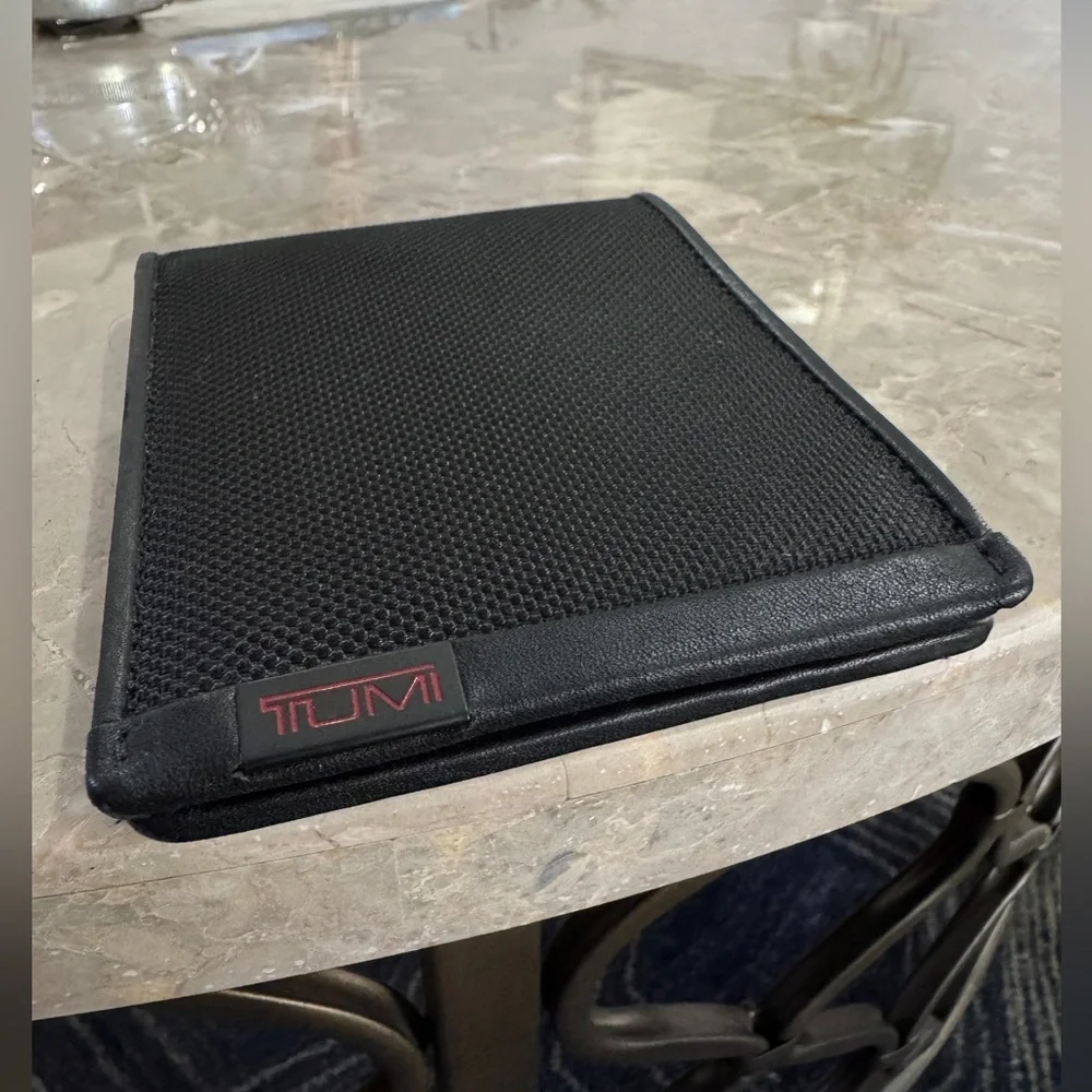 TUMI BIFOLD WALLET mesh leather and metal
